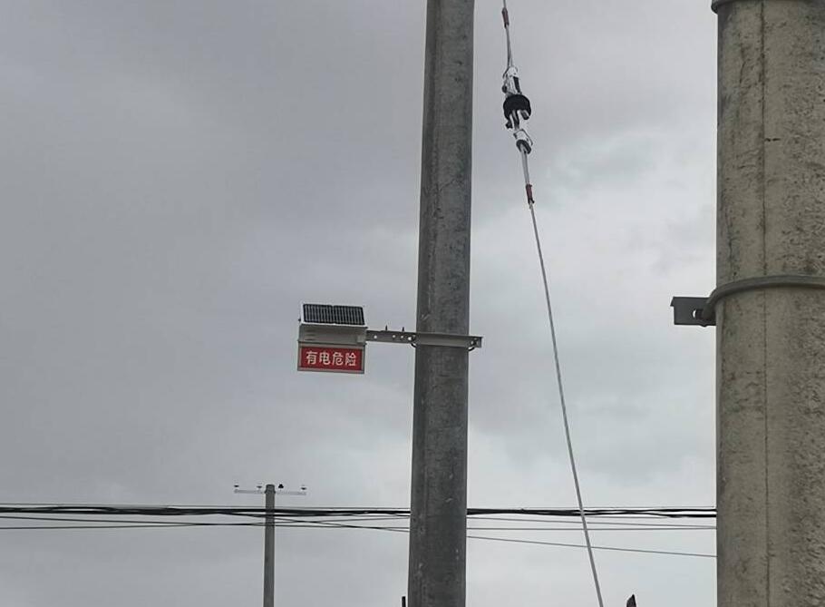 甘肅電力安裝防外破警示牌，為電力防護增添“保護傘”